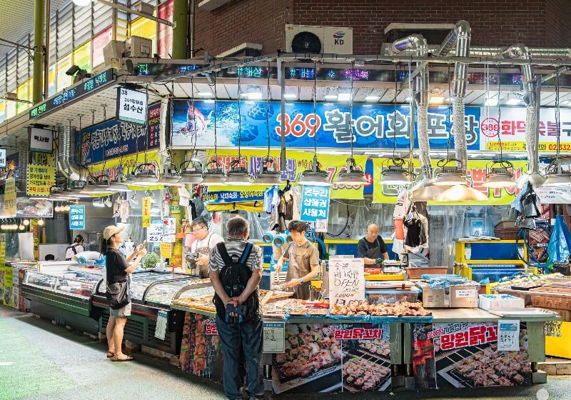 망원시장 점포에서 판매하는 즉석 먹거리